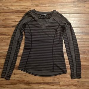 North face gray base layer